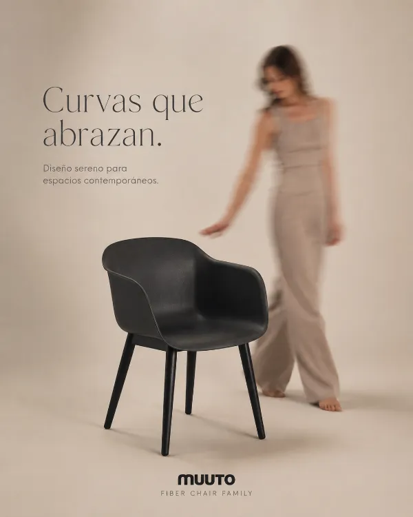 Anuncio de silla con modelo, hecho con el método