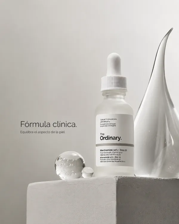 Anuncio clínico de skincare, hecho con el método